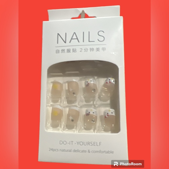 Hello Kitty Press On Nails - Picture 4 of 4
